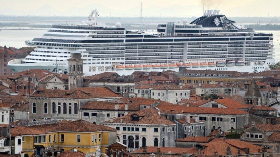 Cruise ship towers above Venice - enlarge